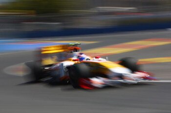 VALENCIA, SPAIN - AUGUST 22:  Romain Grosjean of France and Renault drives during qualifying for the European Formula One Grand Prix at the Valencia Street Circuit on August 22, 2009, in Valencia, Spain.  (Photo by Ryan Pierse/Getty Images)