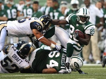 EAST RUTHERFORD, NJ - AUGUST 14:  Leon Washington #29 of the New York Jets  runs the ball against the St. Louis Rams during their preseason game at Giants Stadium on August 14, 2009  in East Rutherford, New Jersey.  (Photo by Nick Laham/Getty Images)