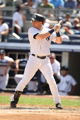 NEW YORK - AUGUST 27:  Mark Teixeira #25 of The New York Yankees in action against The Texas Rangers during their game on August 27th, 2009 at Yankee Stadium in the Bronx Borough of New York.  (Photo by Al Bello/Getty Images)