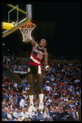 Nov 1987:  Guard Clyde Drexler of the Portland Trail Blazers goes up for two during a game against the Los Angeles Lakers at the Great Western Forum in Inglewood, California. Mandatory Credit: Mike Powell  /Allsport Mandatory Credit: Mike Powell  /Allspor