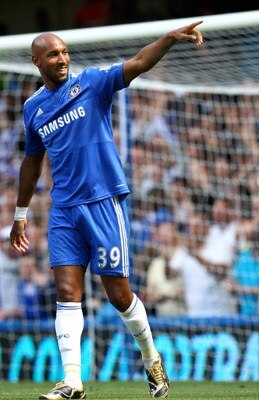 LONDON, ENGLAND - AUGUST 29:  Nicolas Anelka of Chelsea celebrates scoring the opening goal during the Barclays Premier League match between Chelsea and Burnley at Stamford Bridge on August 29, 2009 in London, England.  (Photo by Phil Cole/Getty Images)