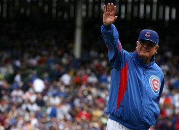 CHICAGO - AUGUST 28: Chicago Cubs manager Lou Piniella signals for a pitching change during the game against the New York Mets at Wrigley Field on August 28, 2009 in Chicago, Illinois. (Photo by Jonathan Daniel/Getty Images)