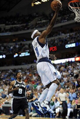 DALLAS - APRIL 25:  Guard Jason Terry #31 of the Dallas Mavericks takes a shot against the San Antonio Spurs in Game Four of the Western Conference Quarterfinals during the 2009 NBA Playoffs at American Airlines Center on April 25, 2009 in Dallas, Texas. 