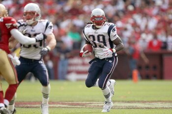 SAN FRANCISCO - OCTOBER 5:  Laurence Maroney #39 of the New England Patriots carries the ball during the game against the San Francisco 49ers on October 5, 2008 at Candlestick Park in San Francisco, California. (Photo by Jed Jacobsohn/Getty Images)