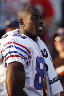 CANTON, OH - AUGUST 9:  Terrell Owens #81 of the Buffalo Billls looks on against the Tennessee Titans prior to the Pro Football Hall of Fame Game at Fawcett Stadium on August 9, 2009 in Canton, Ohio.  (Photo by Joe Robbins/Getty Images)