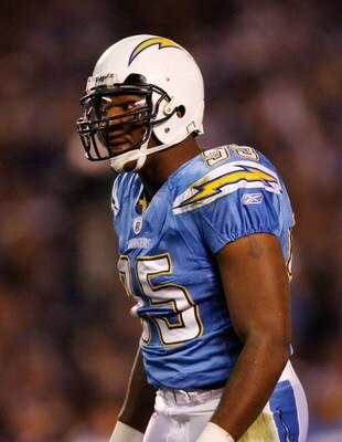 SAN DIEGO - JANUARY 03:  Linebacker Shaun Phillips #95 of the San Diego Chargers prepares for a play against the Indianapolis Colts during their AFC Wild Card Game on January 3, 2009 at Qualcomm Stadium in San Diego, California.  (Photo by Harry How/Getty