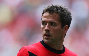 LONDON, ENGLAND - AUGUST 09:  Michael Owen of Manchester United looks on during the FA Community Shield match between Manchester United and Chelsea at Wembley Stadium on August 9, 2009 in London, England.  (Photo by Phil Cole/Getty Images)