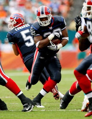 MIAMI - OCTOBER 26:  Running back Fred Jackson #22 of the Buffalo Bills looks for a block against the Miami Dolphins at Dolphin Stadium on October 26, 2008 in Miami, Florida. The Dolphins defeated the Bills 25-16.  (Photo by Doug Benc/Getty Images)