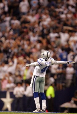 IRVING, TX - NOVEMBER 18:  Terence Newman #41 of the Dallas Cowboys celebrates a pass interception against the Washington Redskins on the star in the fourth quarter at Texas Stadium November 18, 2007 in Irving, Texas.  (Photo by Ronald Martinez/Getty Imag