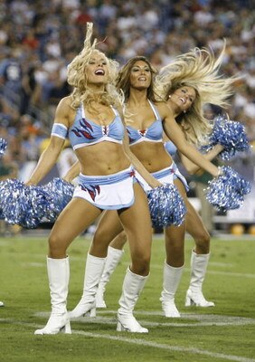 NASHVILLE, TN - SEPTEMBER 3: Cheerleaders of the Tennessee Titans perform against the Green Bay Packers during a preseason NFL game at LP Field on September 3, 2009 in Nashville, Tennessee. The Titans beat the Packers 27-13. (Photo by Joe Murphy/Getty Ima