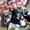 TAMPA, FL - SEPTEMBER 13:  Quarterback Tony Romo #9 of the Dallas Cowboys passes the ball against the Tampa Bay Buccaneers during the game at Raymond James Stadium on September 13, 2009 in Tampa, Florida.  (Photo by J. Meric/Getty Images)