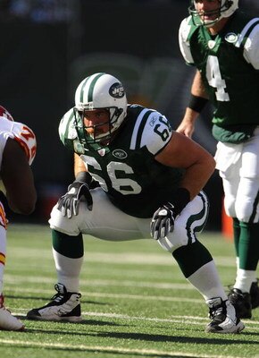 EAST RUTHERFORD, NJ - OCTOBER 26:  Alan Faneca #66 of the New York Jets is in his stance against The Kansas City Chiefs during their game on October 26, 2008 at Giants Stadium in East Rutherford, New Jersey.  (Photo by Al Bello/Getty Images)