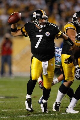 PITTSBURGH, PA - SEPTEMBER 10: Quarterback Ben Roethlisberger #7 of the Pittsburgh Steelers runs as he passes the football against the Tennessee Titans at Heinz Field on September 10, 2009 in Pittsburgh, Pennsylvania. The Steelers defeated the Titans 13-1