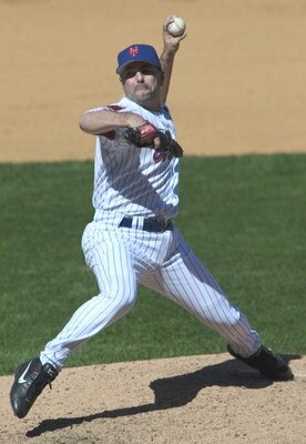 FLUSHING, NY - AUGUST 29:  John Franco #45 of the New York Mets pitches in the eighth inning of a game against the Los Angeles Dodgers on August 29, 2004 at Shea Stadium in Flushing, New York.  (Photo by Bernie Nunez/Getty Images)